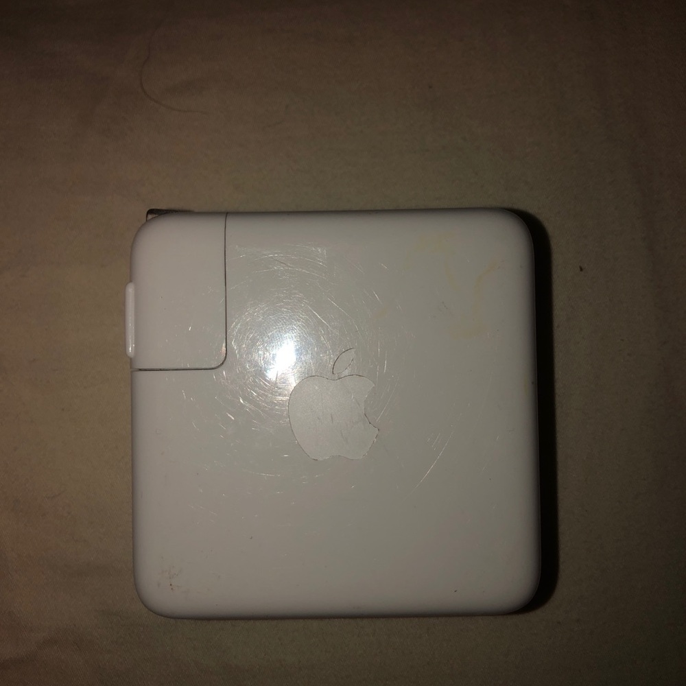 MacBook - Picture 7 of 8
